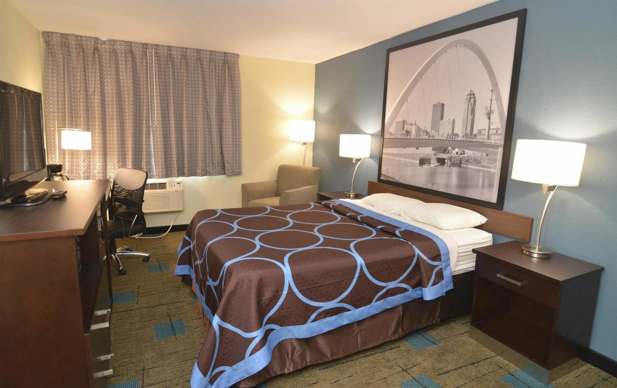 Super 8 By Wyndham Urbandale/Des Moines Area Motel Dış mekan fotoğraf